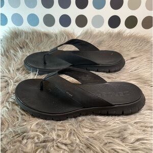 Cole Haan Black Leather Flip Flop Size 8